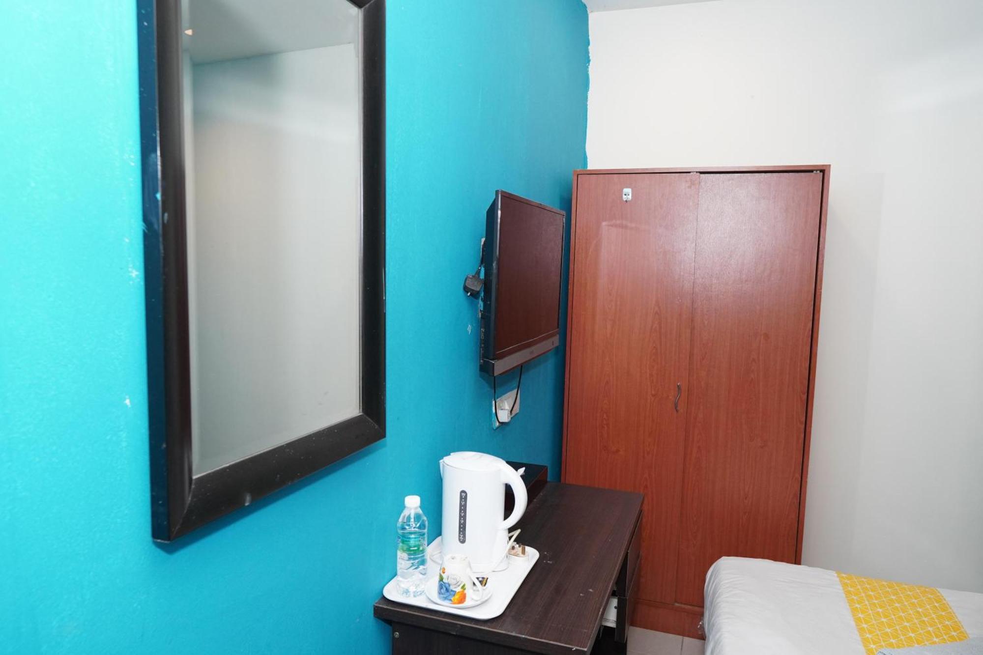 Hotel Shri Putiri Pasir Gudang Buitenkant foto