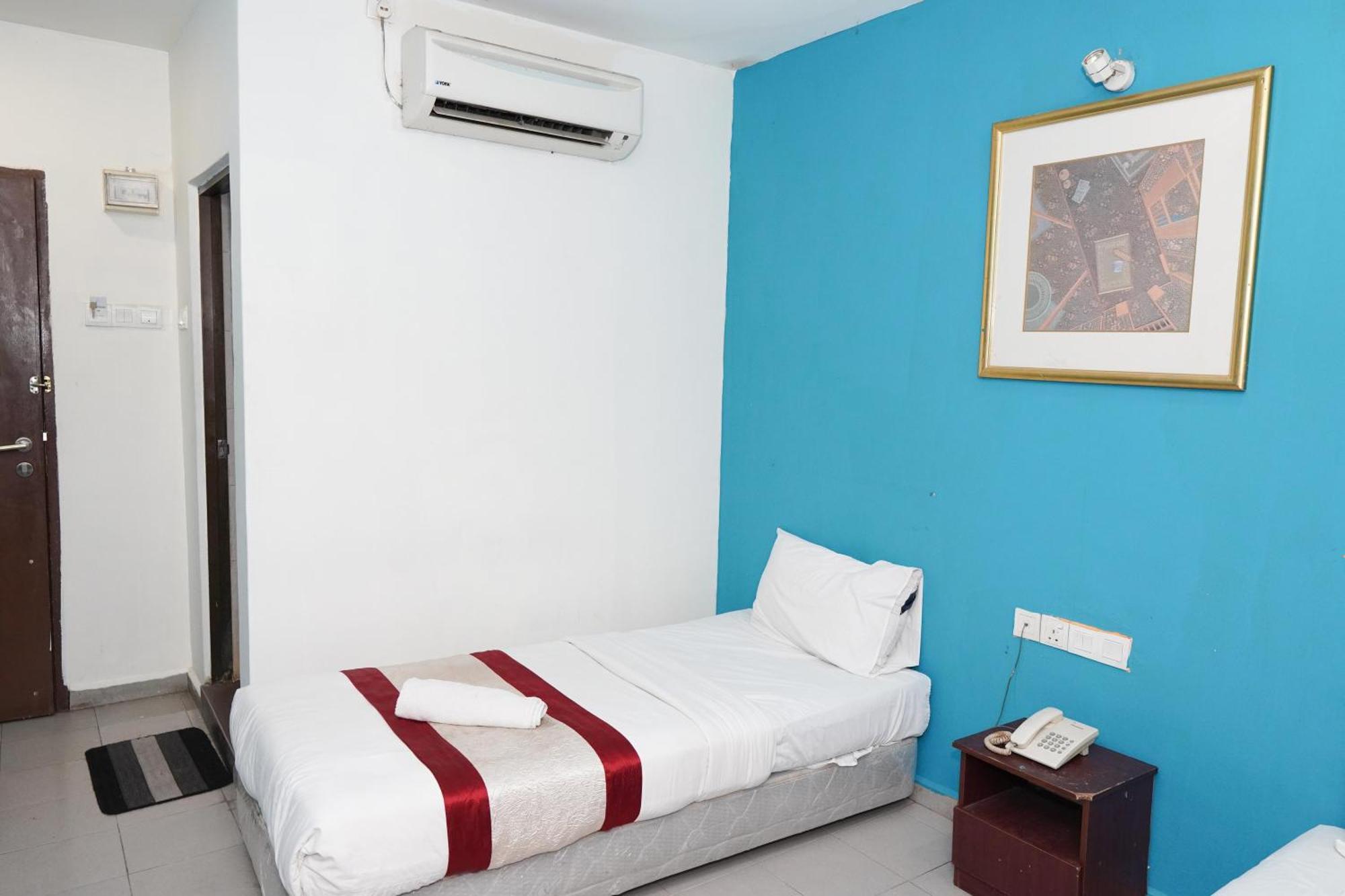 Hotel Shri Putiri Pasir Gudang Buitenkant foto