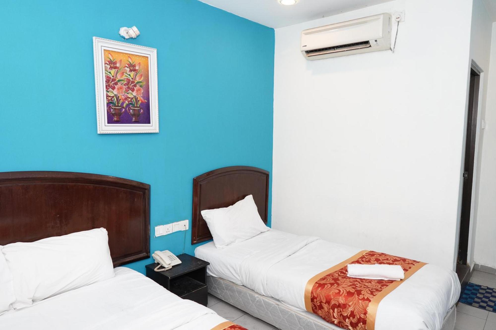Hotel Shri Putiri Pasir Gudang Buitenkant foto
