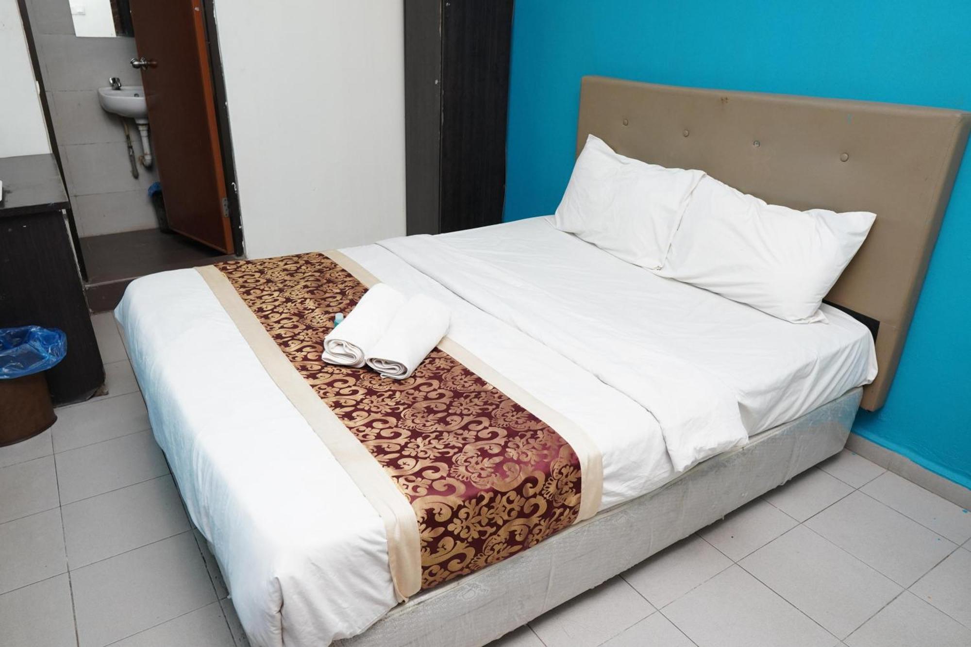 Hotel Shri Putiri Pasir Gudang Buitenkant foto