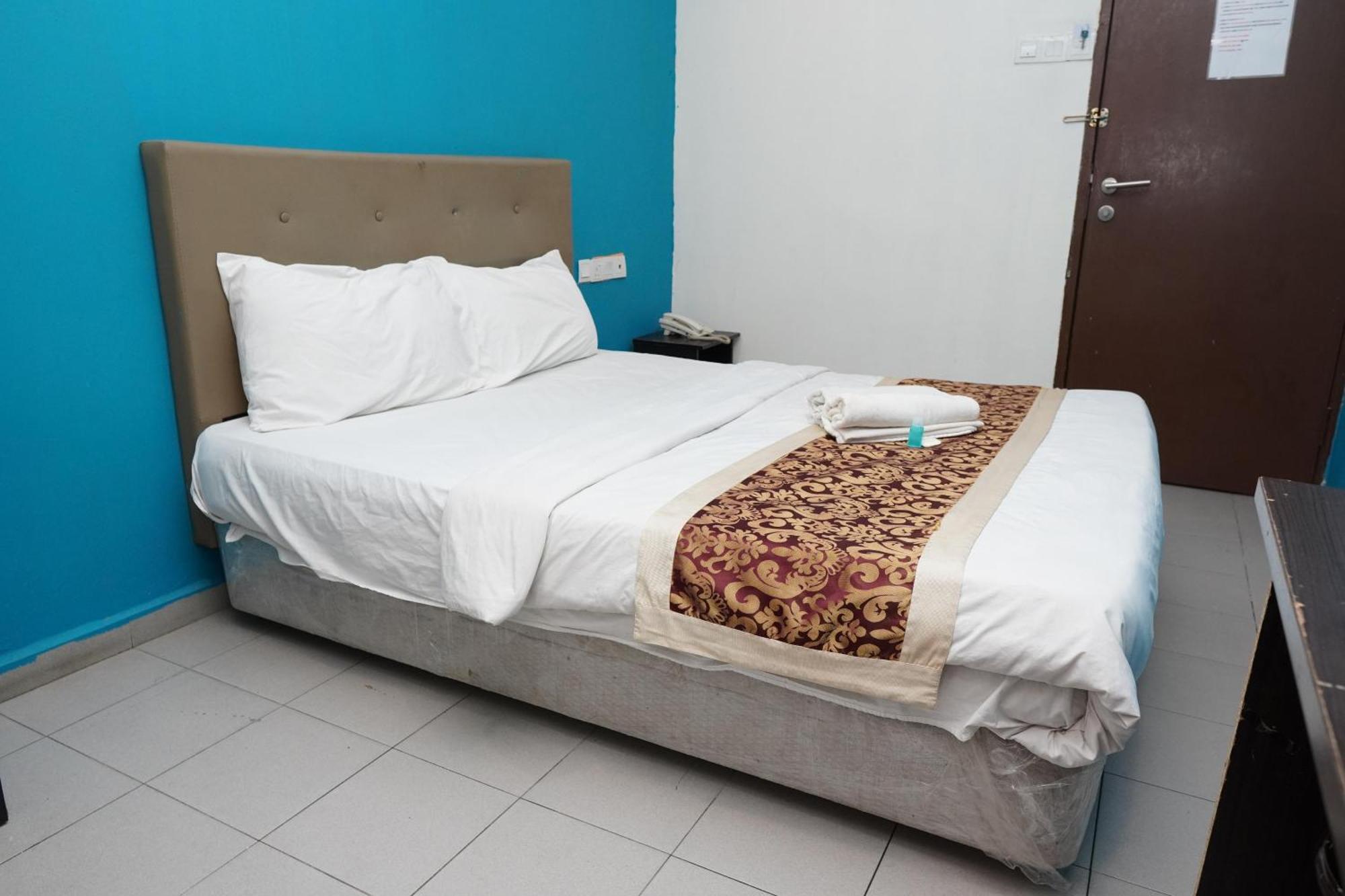 Hotel Shri Putiri Pasir Gudang Buitenkant foto