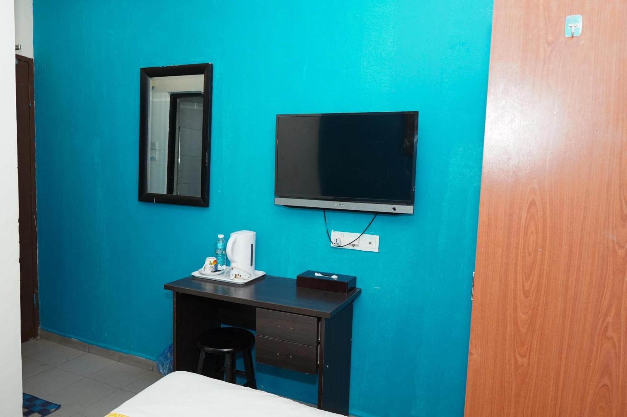 Hotel Shri Putiri Pasir Gudang Buitenkant foto