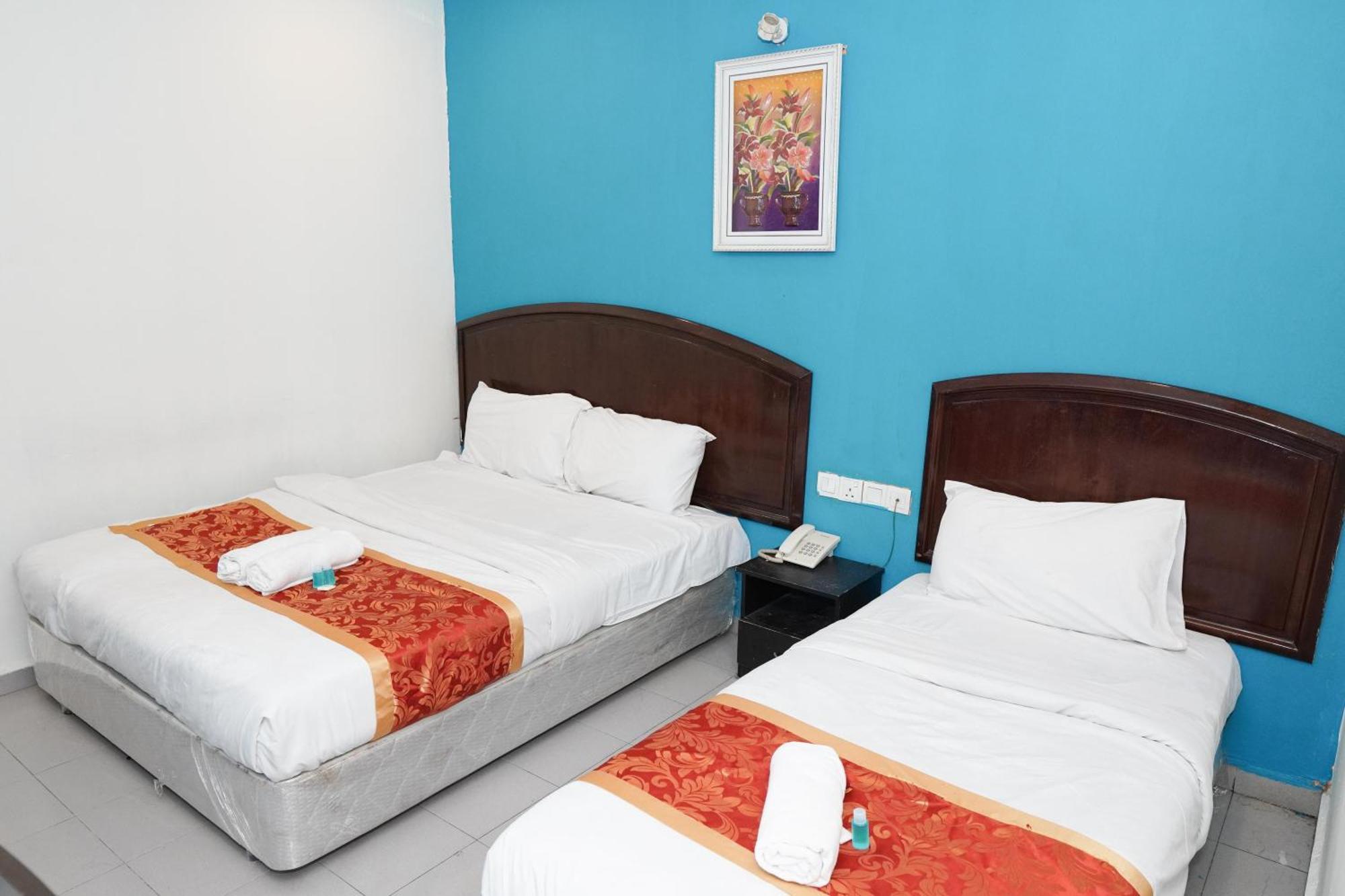 Hotel Shri Putiri Pasir Gudang Buitenkant foto
